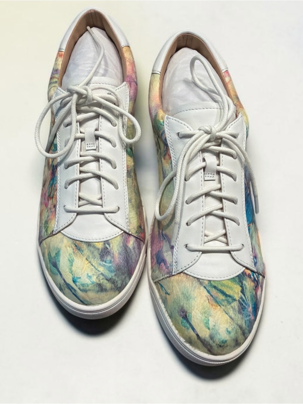 Linea Paolo Women’sWhite Multicolor Leather Lace-Up Sneakers